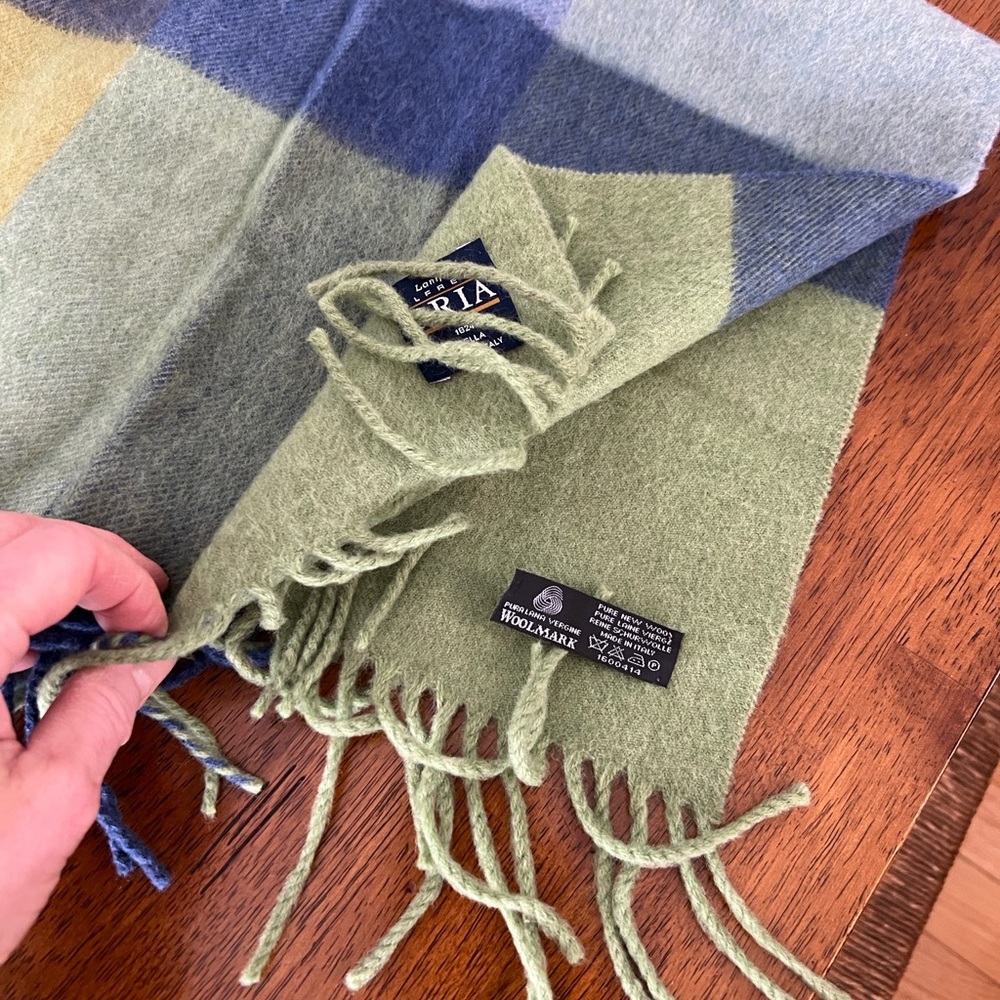 Pria Wool Scarf - Picture 2 of 4